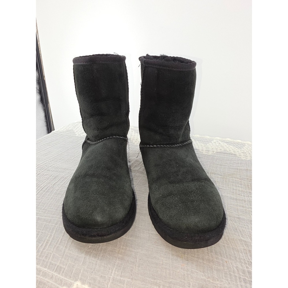 UGG Classic Short Black Suede Sheepskin Lining Boots 5825 Womens Size 5